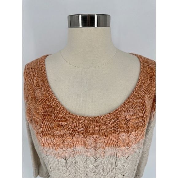 The Limites Ombre Knit Pullover Sweater - Picture 4 of 10